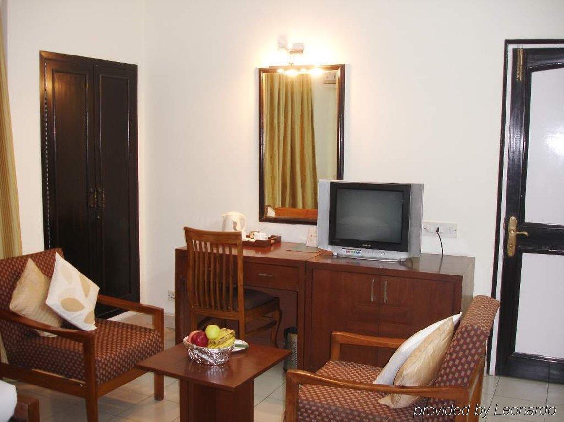 Home@F37 Kailash Colony Metro Nova Deli Exterior foto