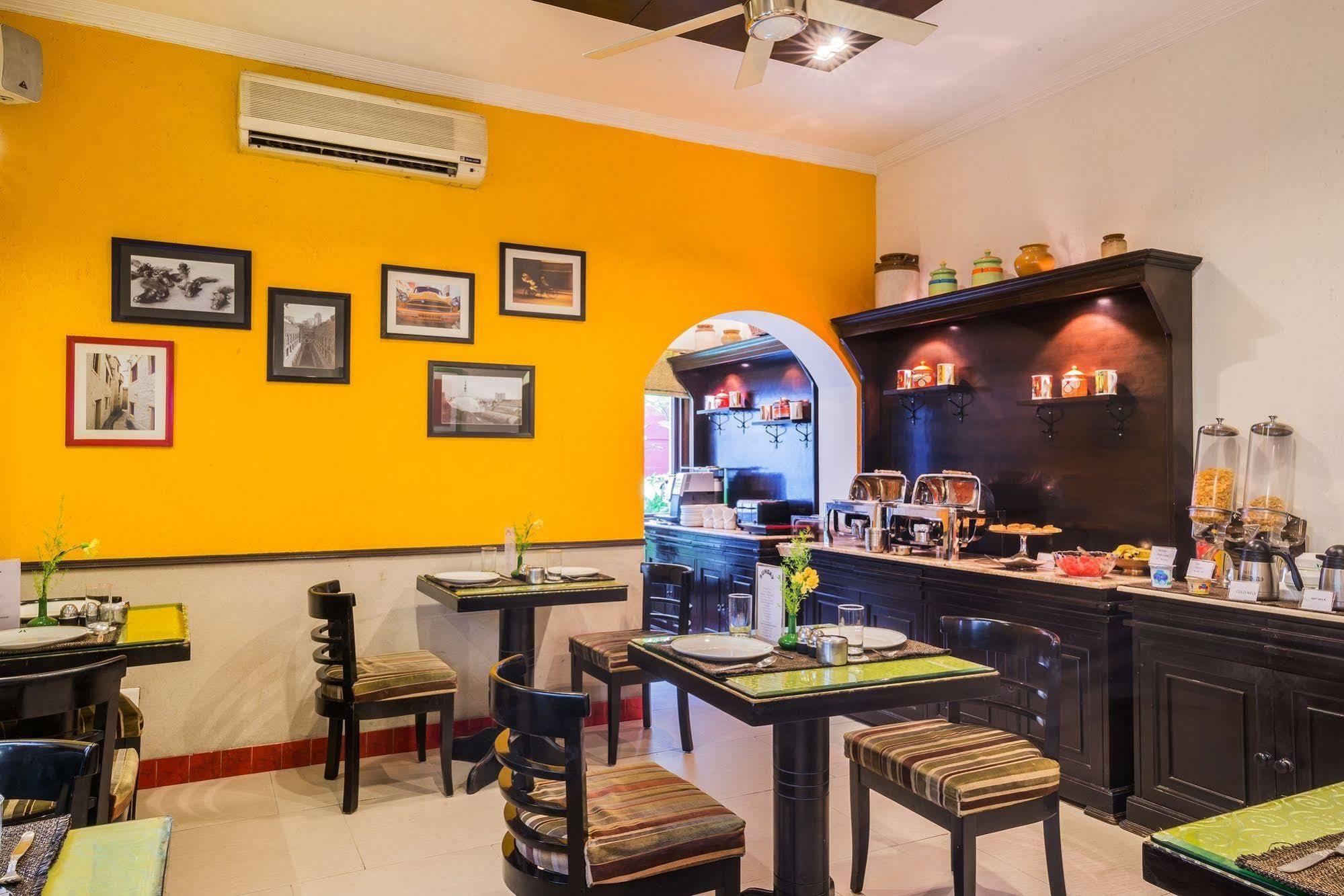 Home@F37 Kailash Colony Metro Nova Deli Exterior foto